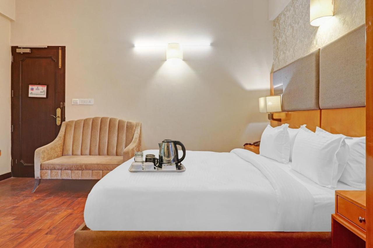 Oyo Townhouse 934 L'Elegant Hotel & Banquetby Ace Manor Ghaziabad Exterior foto