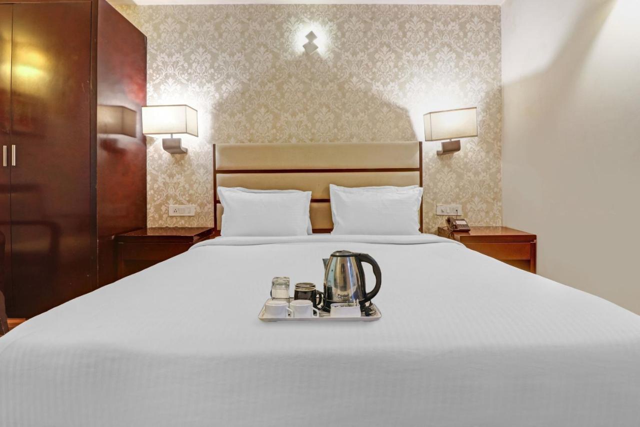 Oyo Townhouse 934 L'Elegant Hotel & Banquetby Ace Manor Ghaziabad Exterior foto